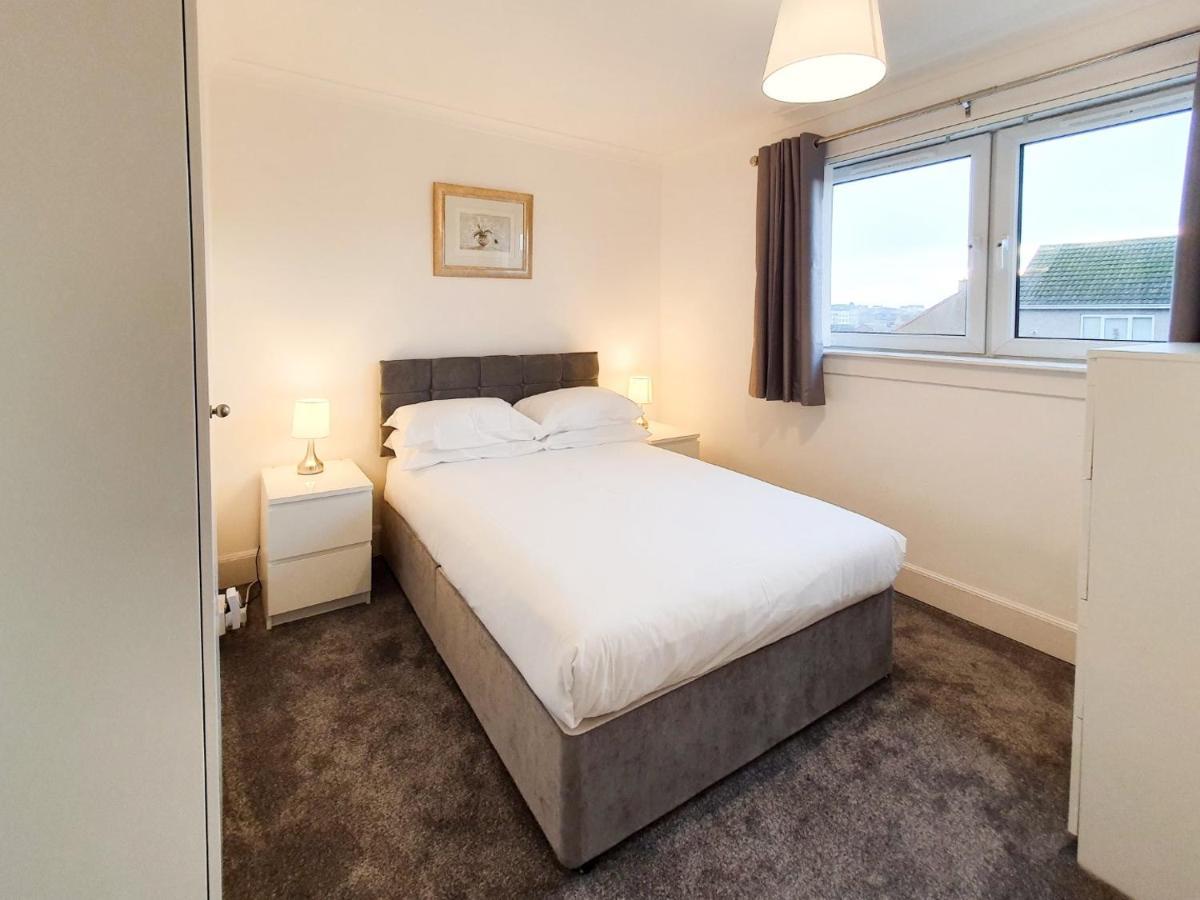 3 Bedroom House Amazon M90 Dunfermline Edinburgh מראה חיצוני תמונה