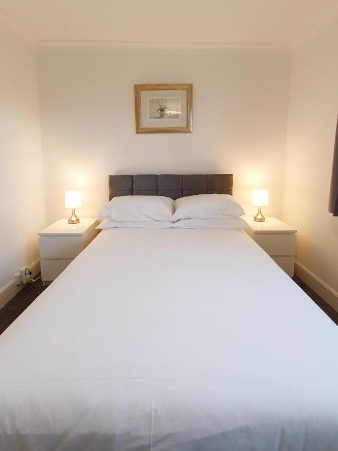3 Bedroom House Amazon M90 Dunfermline Edinburgh מראה חיצוני תמונה