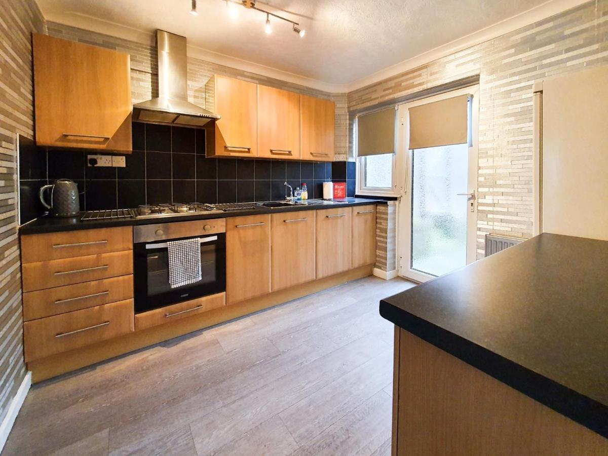 3 Bedroom House Amazon M90 Dunfermline Edinburgh מראה חיצוני תמונה