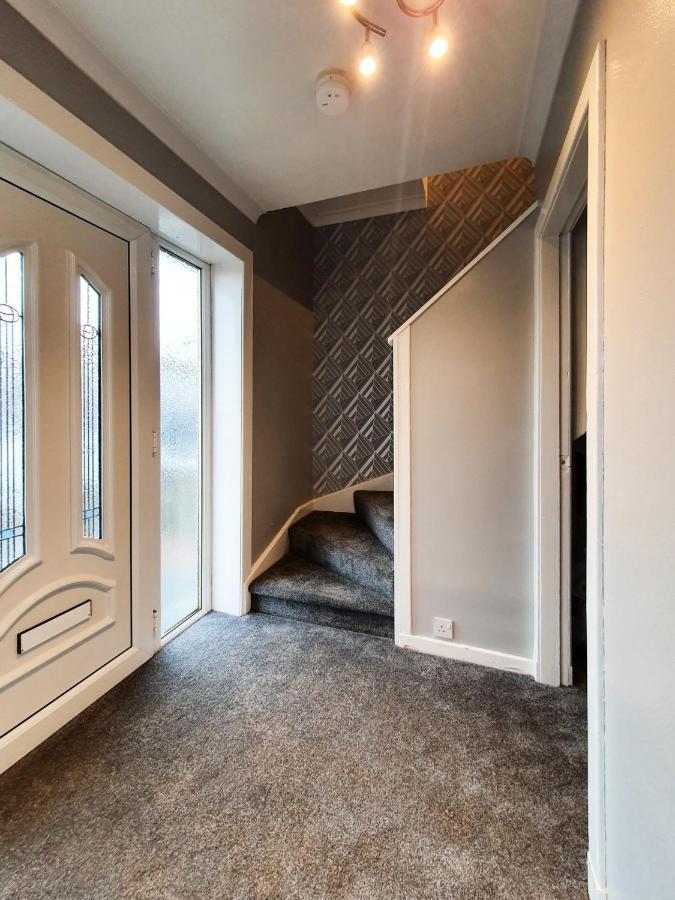 3 Bedroom House Amazon M90 Dunfermline Edinburgh מראה חיצוני תמונה