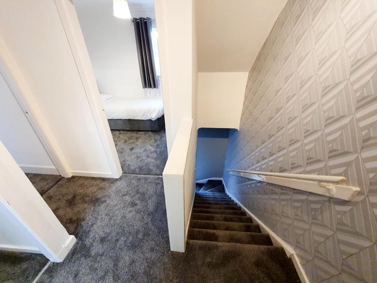 3 Bedroom House Amazon M90 Dunfermline Edinburgh מראה חיצוני תמונה